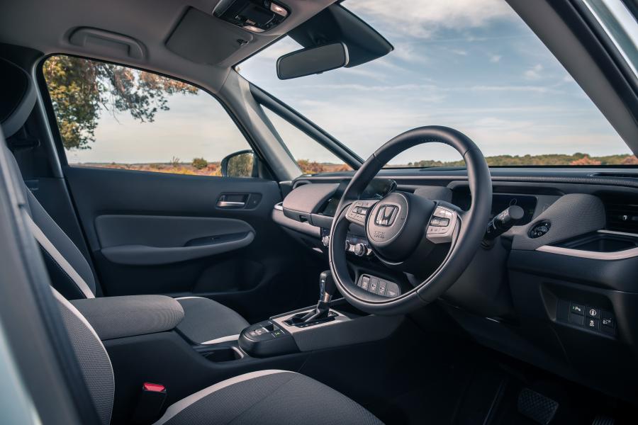 Интерьер Honda Jazz e:HEV Crosstar 2020 года  (UK) (фото 24 из 40)